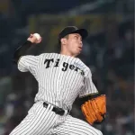阪神　石井大智の復帰登板に甲子園大歓声！「頑張れ石井」コールも　同点のピンチをしのぎきる　頭部打球直撃乗り越え
