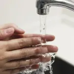 日本「水道管が老朽化でもう限界です　更新のために8割値上げ必要です…」