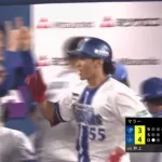 DeNA井上絢登、2試合連続ホームランｗｗｗｗｗｗｗ