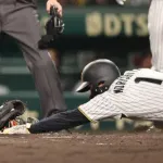 【スロー動画あり】阪神森下、完全にタッチアウトと判明