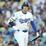 大谷は「真後ろも見えるのか...」30号直前、球審気遣う反応速度に驚きの声「そりゃ惚れるわ」