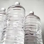 【7月5日】今スーパー行ったら水2リットル５本抱えてるおっさんとすれ違ったwwww