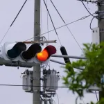赤信号になった瞬間にエンジン切るのって意味ある？