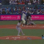 ドジャース、初回にフリーマンのタイムリーツーベースで大谷が一塁から生還し先制！フリーマンは前日から二打席連続タイムリー！！！！！！！！！