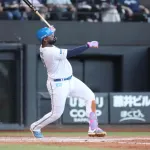 【日本ハム】２階席まで“空にレイエス”豪快15号２ラン「スゴイホームラン」54打席ぶり１発