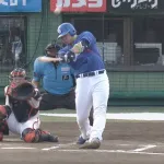 細川、場外先制ホームラン！ 金丸に援護点