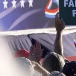 トランプ「不法移民追い出したら農業壊滅することが分かった。不法移民を認める」支持者「😡」