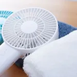 ミニ扇風機（たった2000円前後。涼しい）を世の男性たちが我慢して使わない理由