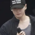 BTSのジョングクさん「東京を再び偉大に」と書かれた帽子を着用して謝罪