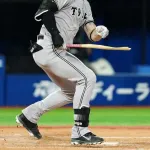 巨人・キャベッジ　体調不良で途中交代　試合中に帰宅