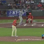 大谷翔平、32号はスプラッシュヒット！日本人選手初の快挙　チームの連敗阻止へ豪快弾