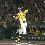 佐藤輝明、浜風関係なしの確信歩き！ 自己最多に並ぶ24号ホームラン
