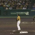 【阪神対中日11回戦】中日、４回１アウト満塁から山本のタイムリーとその打球を森下が弾いている間に二塁ランナーが生還し逆転！！！！！！