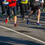 【悲報】メキシコのマラソン大会、約1万1000人が車に乗って完走したとして失格処分に