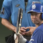 井上監督、だっせぇ采配ｗ　猛打賞の山本泰寛にバントさせてチャンス潰す