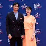 【朗報】レッドカーペットの大谷翔平夫婦がお似合いすぎると話題に