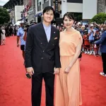 大谷翔平、真美子夫人  レッドカーペットに登場！第1子出産後のスレンダーな姿に「産後とは思えん」「母になってより綺麗に」