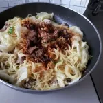 やっぱ焼きそばは粉末で作らんダメやな