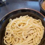 【悲報】つけ麺屋「一般的に『茹で前500g』が大食いではない普通の人が食べられる限界です」