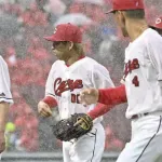 広島vsDeNA、マジで試合終了が24時を超えそう