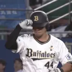トンさん延長10回無死満塁から勝ち越しの犠牲フライ！！！！！