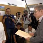 【悲報】伊東市長「あの卒業証書なのかよくわからない書類の提出を拒否します」
