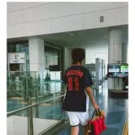 紗栄子が公開　ダルビッシュ有のユニフォームを着用した息子の写真　ダルビッシュに似てると反響　「後ろ姿がパパそっくり」