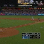 大谷翔平が後半戦初戦で盗塁成功！　送球が腹部直撃でヒヤリ…３打席目まで快音なし