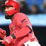 カープファビアン、33打席ぶりのヒットが先制タイムリー！ヤクルトランバートから先制打！