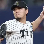 伊藤将とネルソンさん、7回ウラにエラーとリチャードHRで5点を失う。