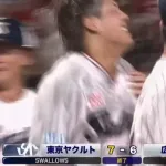 ヤクルト赤羽、9回2死から劇的な逆転サヨナラホームラン!リプレー検証で判定覆る