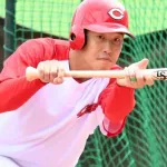 カープ首位打者の小園にバントで絶不調ファビアン勝負←この采配に鯉党驚く