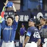 テレ朝中継『飛ぶボールめっちゃ飛ぶ』って牧か清宮が叫んでる声入ってたwwwwwww