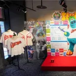 カープスラィリー誕生30周年！記念展示が明日26日からスタート！等身大パネルや歴代ユニフォームが一堂に！