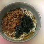 肉うどんにわかめ入れてもええか？