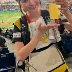 【悲報】東京ドーム、8月からビール売り子の撮影禁止w G党死亡w