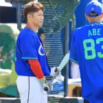 カープ坂倉を巨人阿部監督が直接指導！オールスターで同郷千葉のレジェンド捕手と交流