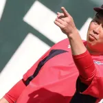 カープ新井監督「暗い所にはゴキブリとかいる。皆さん明るくいきましょう！」