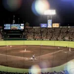 『甲子園』←これ昔は53,000人くらい入ってたよな？