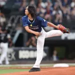 【日本ハム】ピッコロ大魔王が登場、森本コーチとのコラボにスタンド爆笑 トム・ブラウン始球式