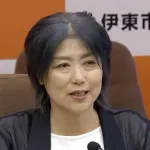 【悲報】伊東市に田久保市長の苦情2800件…職員はトイレにも行けず電話を取りながら食事