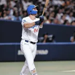 中日ボスラー　ホーム35試合.302 5 18 ops.866　ビジター35試合.187 3 18 ops.562