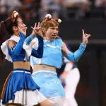 【日本ハム】「キレッキレで草」エスコン降臨の人気ミュージシャンが衝撃のきつねダンス「ゴリエ？」「衣装のクオリティ高い」