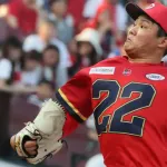 カープ小園が中日齋藤から逆転2点タイムリー2塁打！高太一に勝ち投手の権利発生