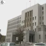 【悲報】高校男性教師(26)さん、三者面談で「このままブサイクでいいのですか？」と発言