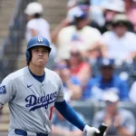 ロバーツ監督、14戦26三振の大谷に「2ストライクでもフルスイング。バットに当てないと何も起きない