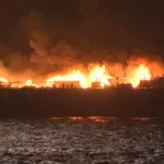 横浜みなとみらい花火大会、打ち上げ中に火災発生