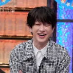 【悲報】関ジャニ8　横山裕（44歳）、40度のコンクリートジャングルを100kmマラソンさせられてしまう