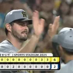 【中日対阪神13回戦】阪神が６－２で中日に勝利し優勝マジック33！佐藤輝明８回に28号逆転３ラン！新助っ人ハートウィグ来日初登板初白星！