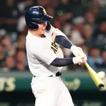 【悲報】鳴門高校エース、バントのサインが出ていたのにホームランを打ってしまう